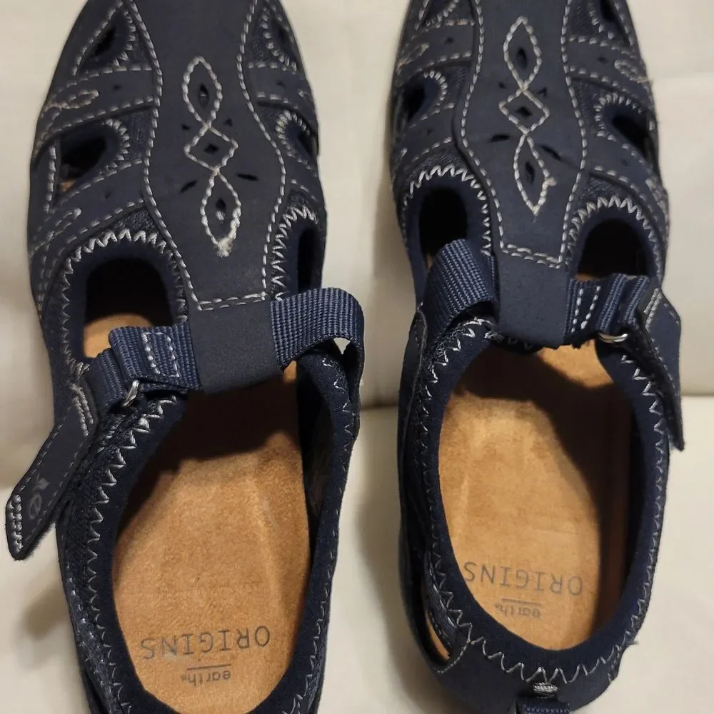 Origins Blue Water Shoes with Strap and Rubber Sole Size 7 UK 5 EU 38 Medium